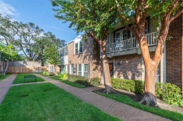 $1,850 | 2417 Jamestown Mal, Unit 24, Houston, TX 77057