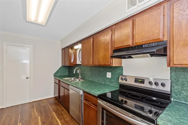 $1,850 | 2417 Jamestown Mal, Unit 24, Houston, TX 77057