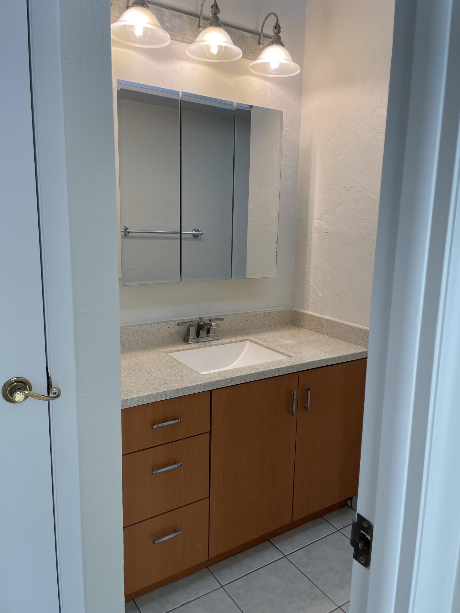 14 Royal Palm Way, Unit 204 Boca Raton, FL 33432 - Photo 11 of 17 masterbathroom1