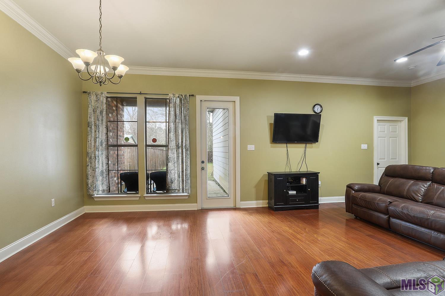 12813 Hidden Ridge Lane Baton Rouge, LA 70816 - Photo 2 of 9