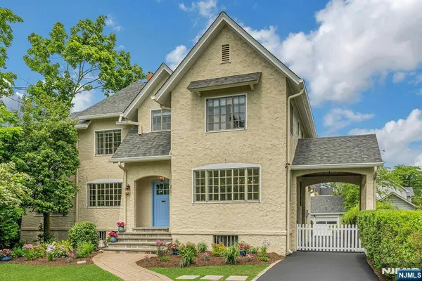 $1,595,000 | 9 Parkway, Montclair, NJ 07043