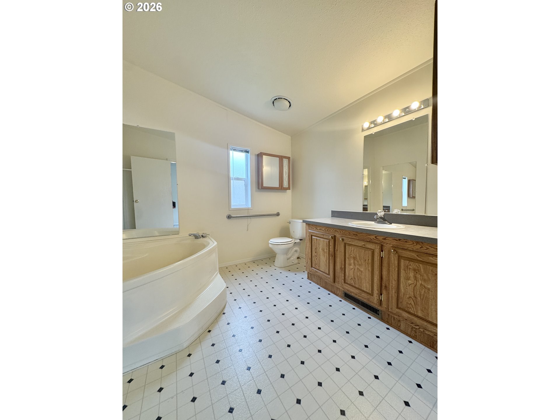 962 Rainbow Drive Springfield, OR 97477 - Photo 12 of 48 Bedroom, Owner's Suite