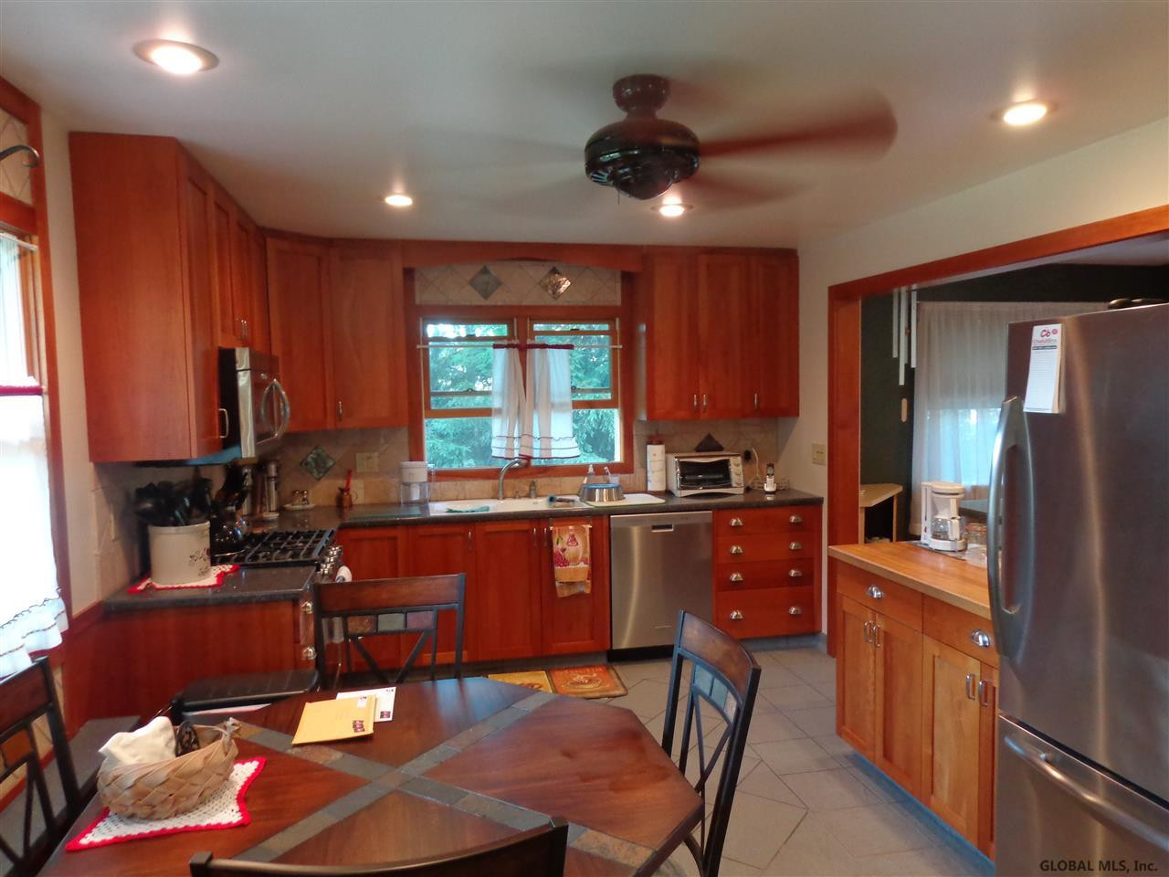 134 Vly Road Colonie, NY 12205 - Photo 6 of 11 Photo 6