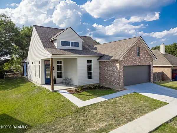 $4,000 | 202 Student, Lafayette, LA 70508