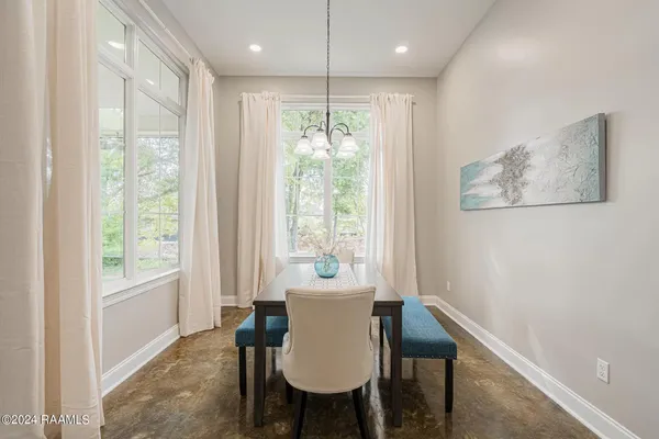 $4,000 | 202 Student, Lafayette, LA 70508