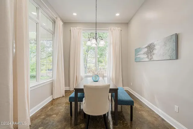 $4,000 | 202 Student, Lafayette, LA 70508