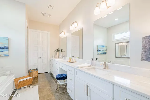 $4,000 | 202 Student, Lafayette, LA 70508