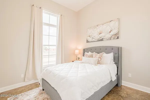 $4,000 | 202 Student, Lafayette, LA 70508