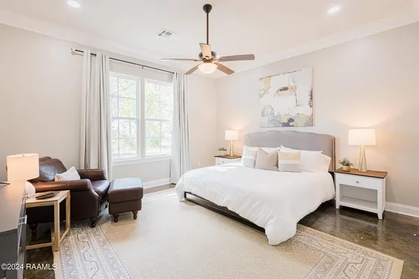 $4,000 | 202 Student, Lafayette, LA 70508