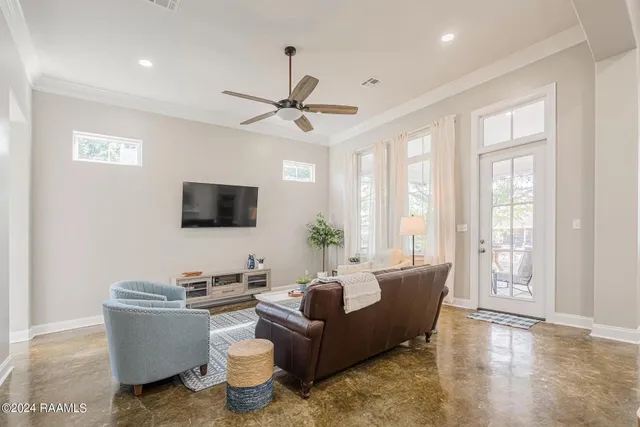 $4,000 | 202 Student, Lafayette, LA 70508