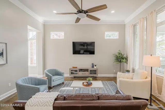 $4,000 | 202 Student, Lafayette, LA 70508