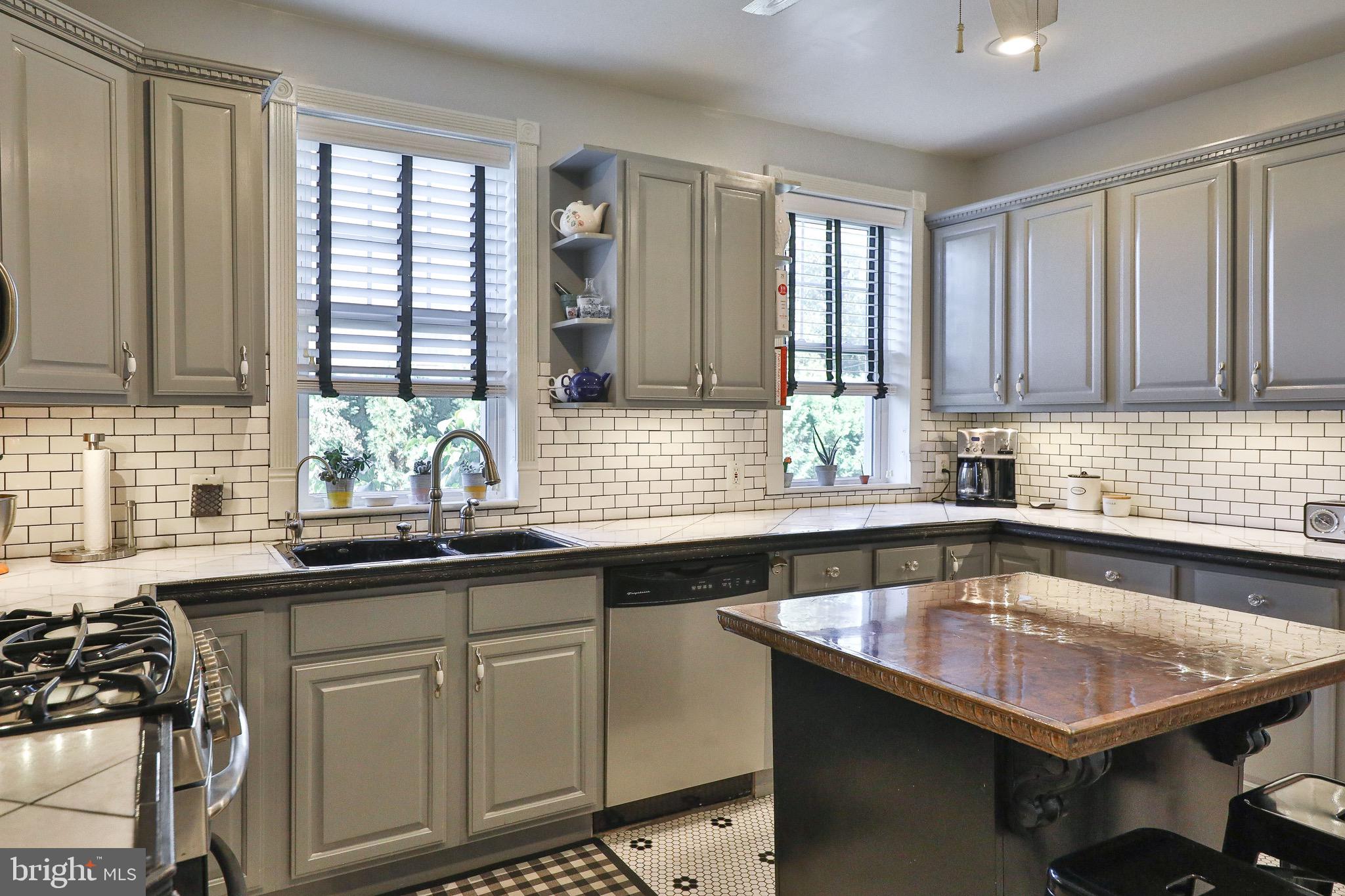 469 Harmon Road Philadelphia, PA 19128 - Photo 11 of 27 Gallery Image 11