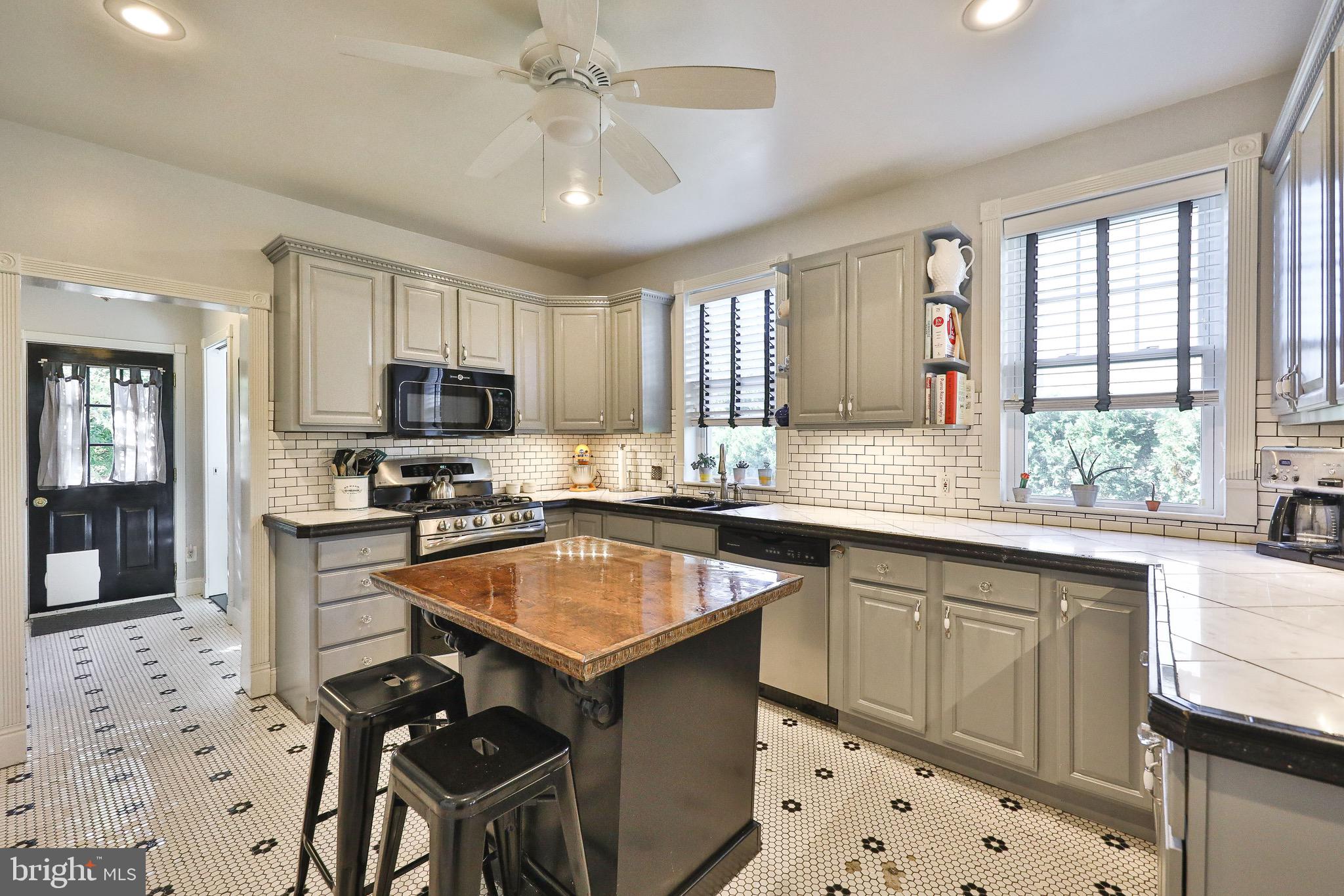469 Harmon Road Philadelphia, PA 19128 - Photo 8 of 27 Gallery Image 8