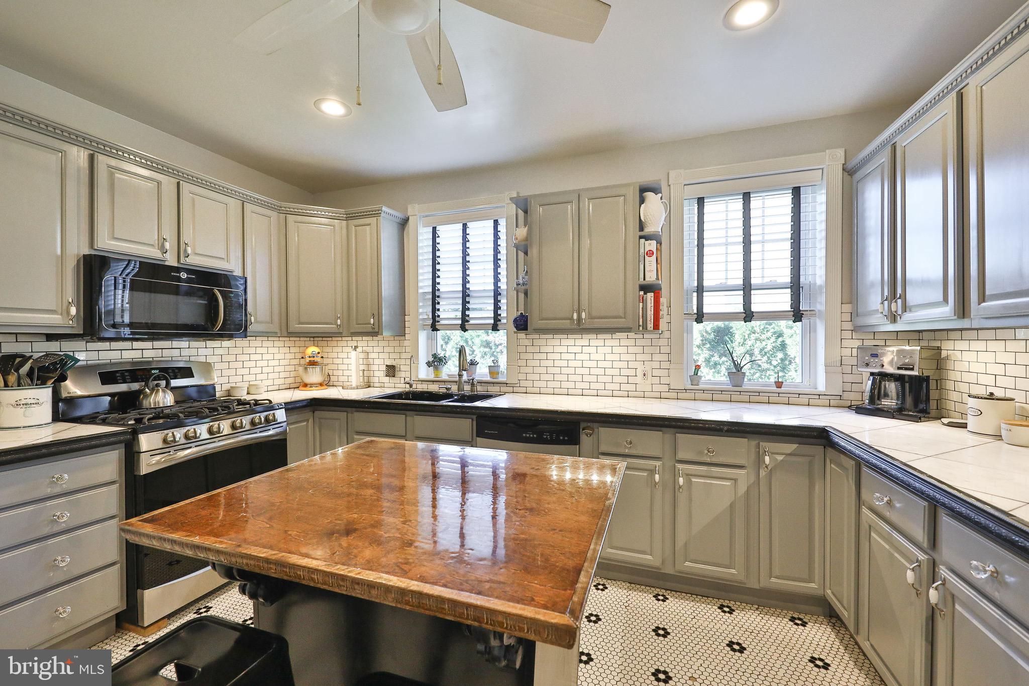 469 Harmon Road Philadelphia, PA 19128 - Photo 9 of 27 Gallery Image 9