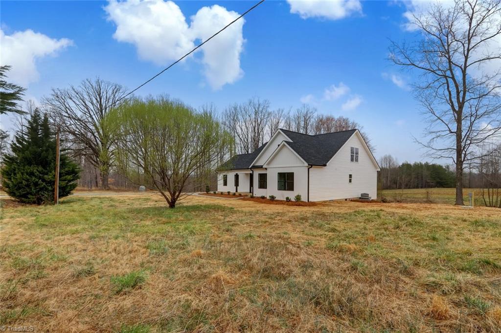 310 Johnson Road Reidsville, NC 27320 - Photo 3 of 45