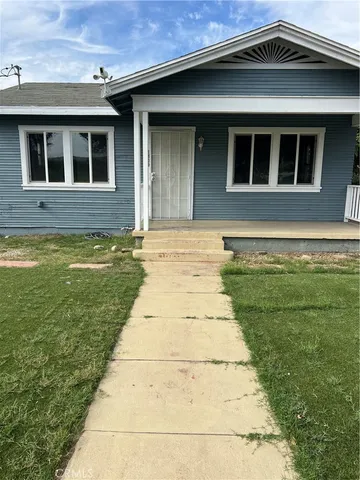 $2,300 | 1409 Orange Street, Redlands, CA 92374