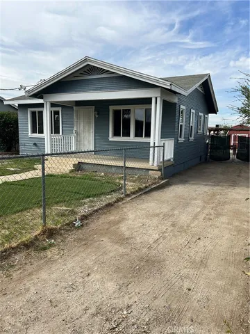 $2,300 | 1409 Orange Street, Redlands, CA 92374