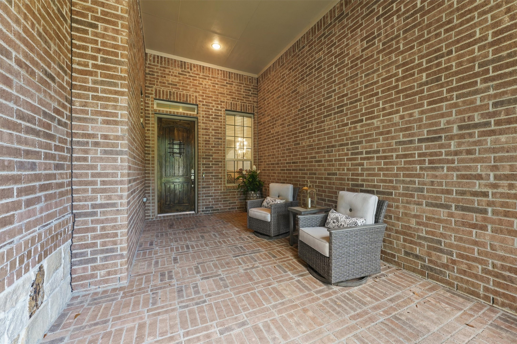 6 Inland Prairie Drive Tomball, TX 77375 - Photo 4 of 33 Front porch