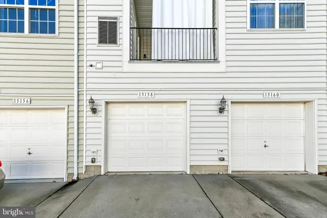a view of a entrance of the house