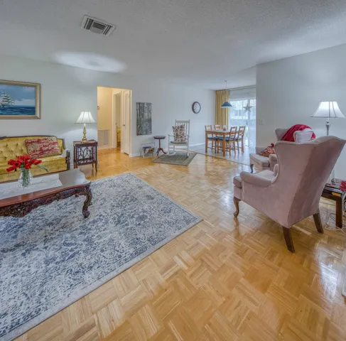 $2,450 | 32 Ocean Breeze, Lake Worth Beach, FL 33460