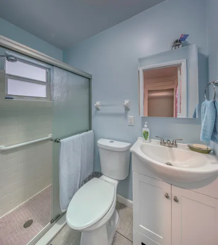 $2,450 | 32 Ocean Breeze, Lake Worth Beach, FL 33460