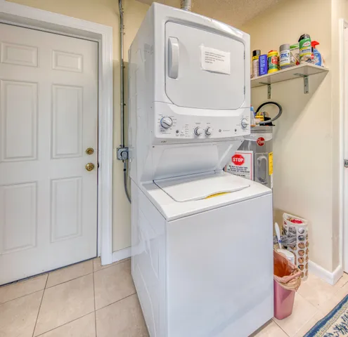 $2,450 | 32 Ocean Breeze, Lake Worth Beach, FL 33460