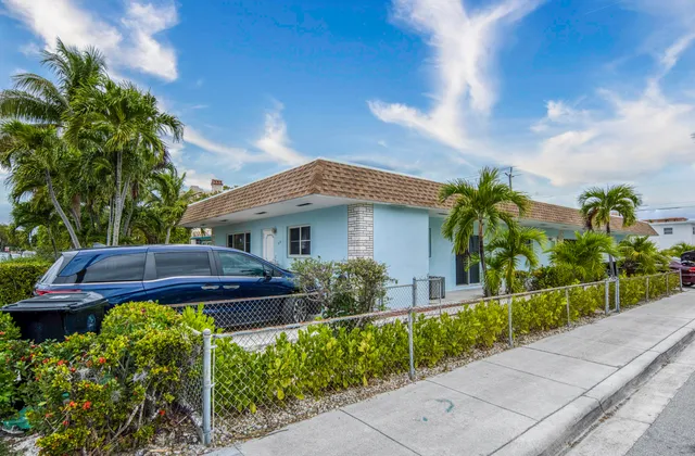 $2,450 | 32 Ocean Breeze, Lake Worth Beach, FL 33460