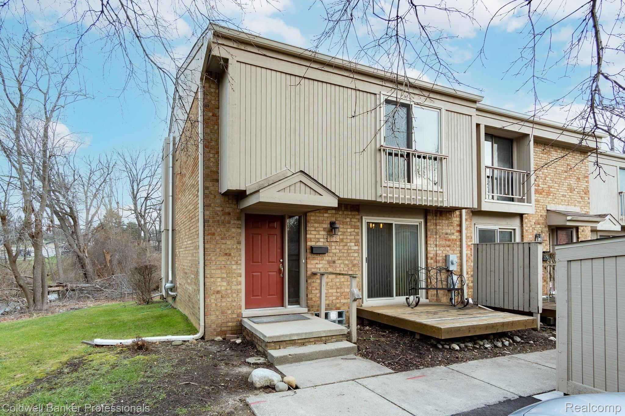 615 Oakbrook West, Unit 11 Rochester, MI 48307 - Photo 1 of 27 1-web-or-mls-615-Oakbrook-West-1.jpg