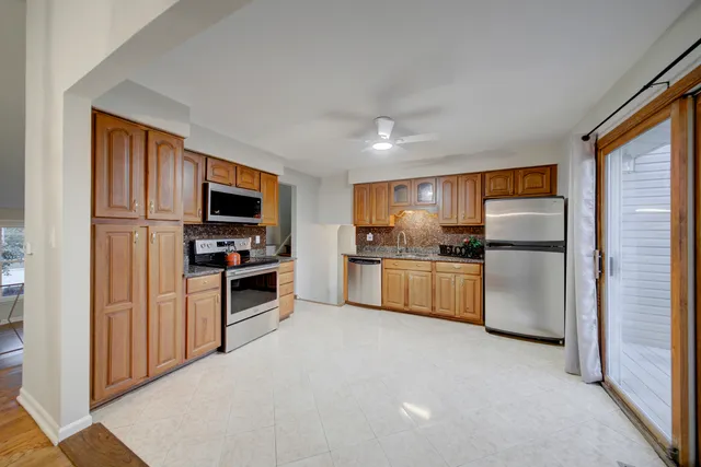 $429,000 | 1324 South Main Street, Lombard, IL 60148