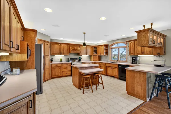 $524,900 | 76 Shore Drive, Clintonville, WI 54929