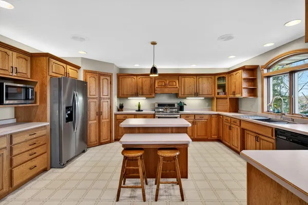$524,900 | 76 Shore Drive, Clintonville, WI 54929