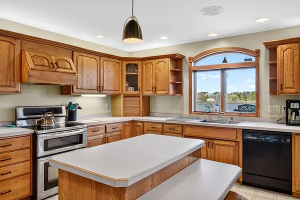 $524,900 | 76 Shore Drive, Clintonville, WI 54929