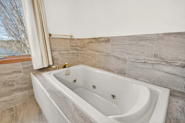 $524,900 | 76 Shore Drive, Clintonville, WI 54929