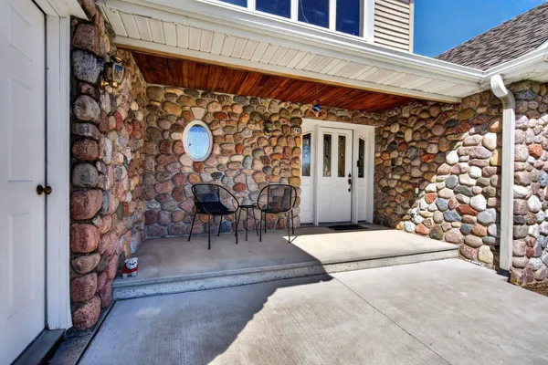 $524,900 | 76 Shore Drive, Clintonville, WI 54929