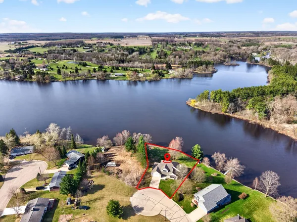 $524,900 | 76 Shore Drive, Clintonville, WI 54929