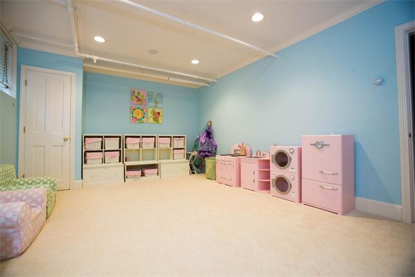 46 Thackeray Road Wellesley, MA 02481 - Photo 11 of 13