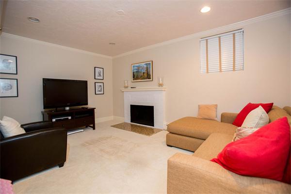 46 Thackeray Road Wellesley, MA 02481 - Photo 10 of 13