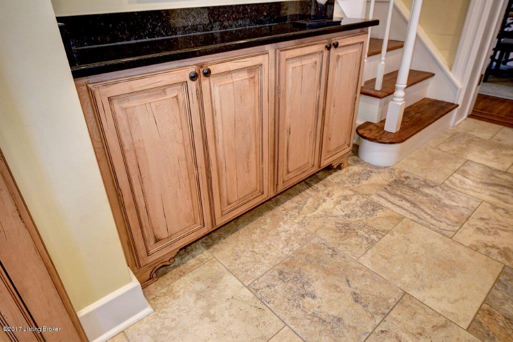 27 Stonebridge Road Louisville, KY 40207 - Photo 14 of 54 13