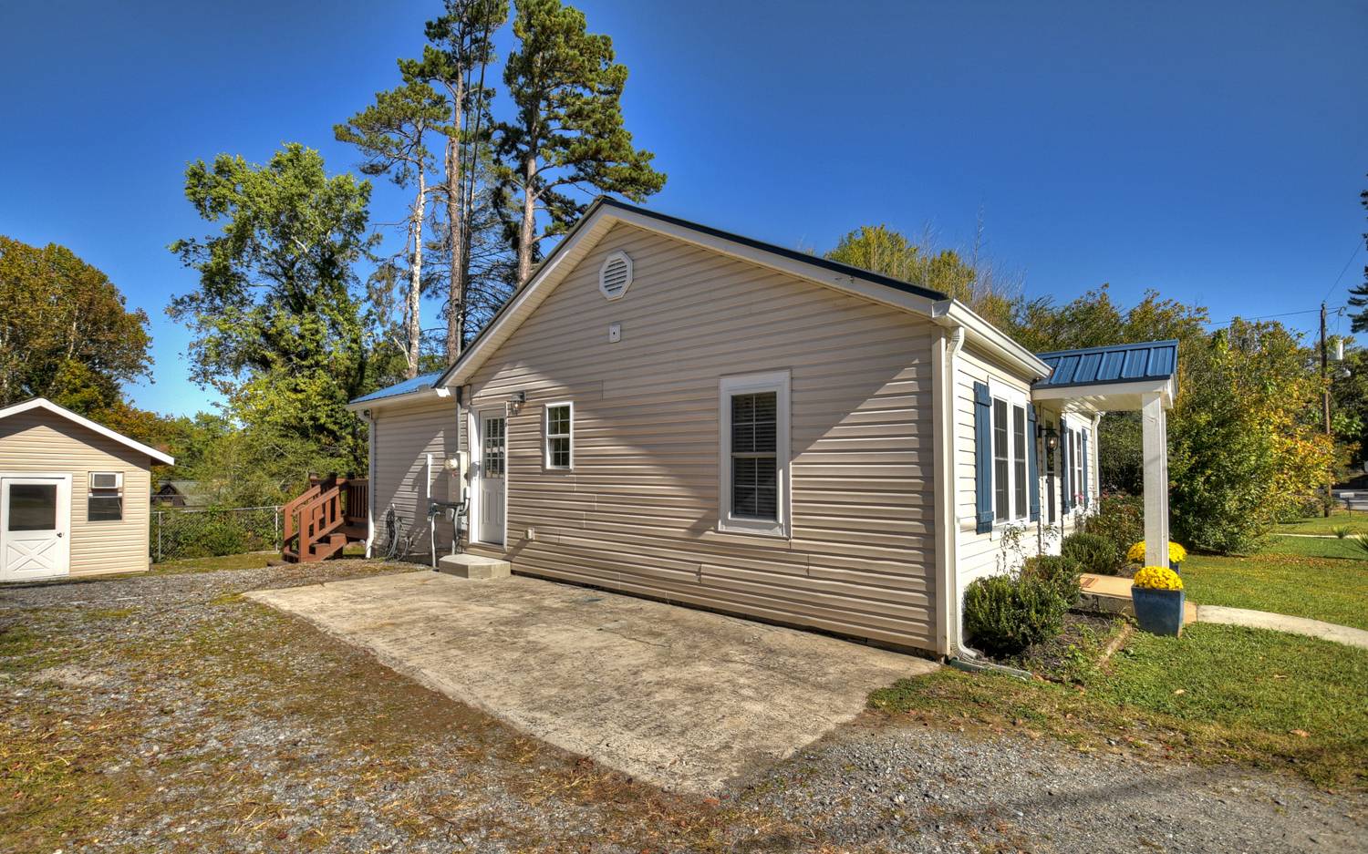 642 East 2nd Street Blue Ridge, GA 30513 - Photo 8 of 44 Additional View