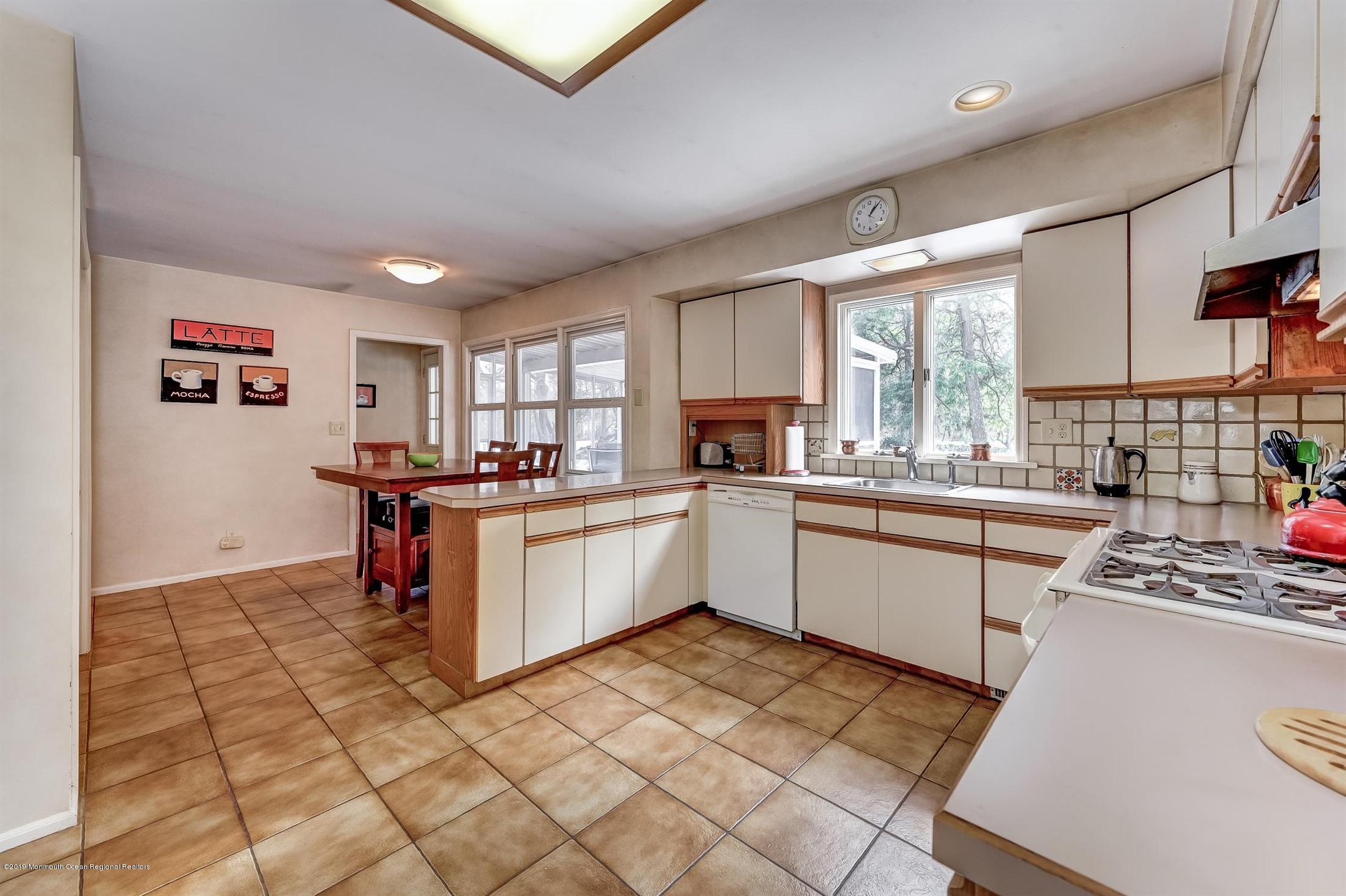 3 Fairway East Colts Neck, NJ 07722 - Photo 16 of 54 15-Kitchen