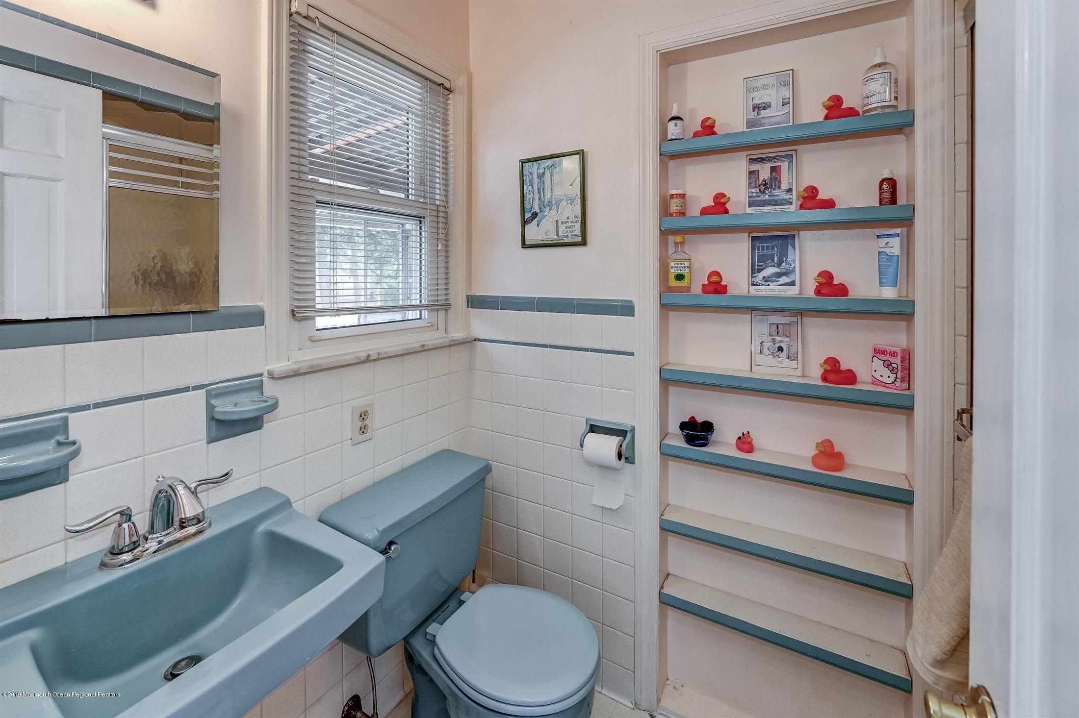 3 Fairway East Colts Neck, NJ 07722 - Photo 24 of 54 23-Master Bathroom