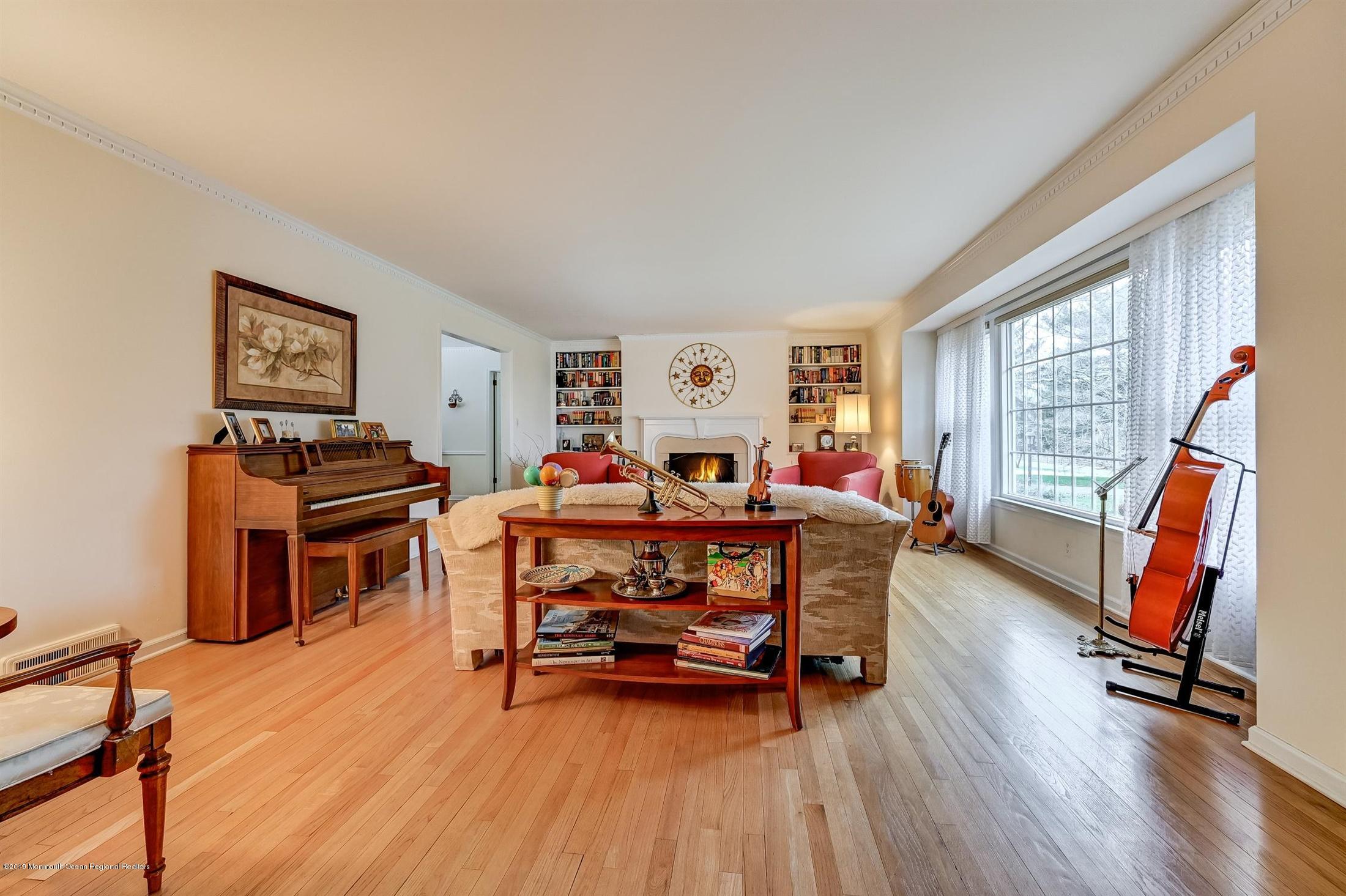 3 Fairway East Colts Neck, NJ 07722 - Photo 6 of 54 05-Living