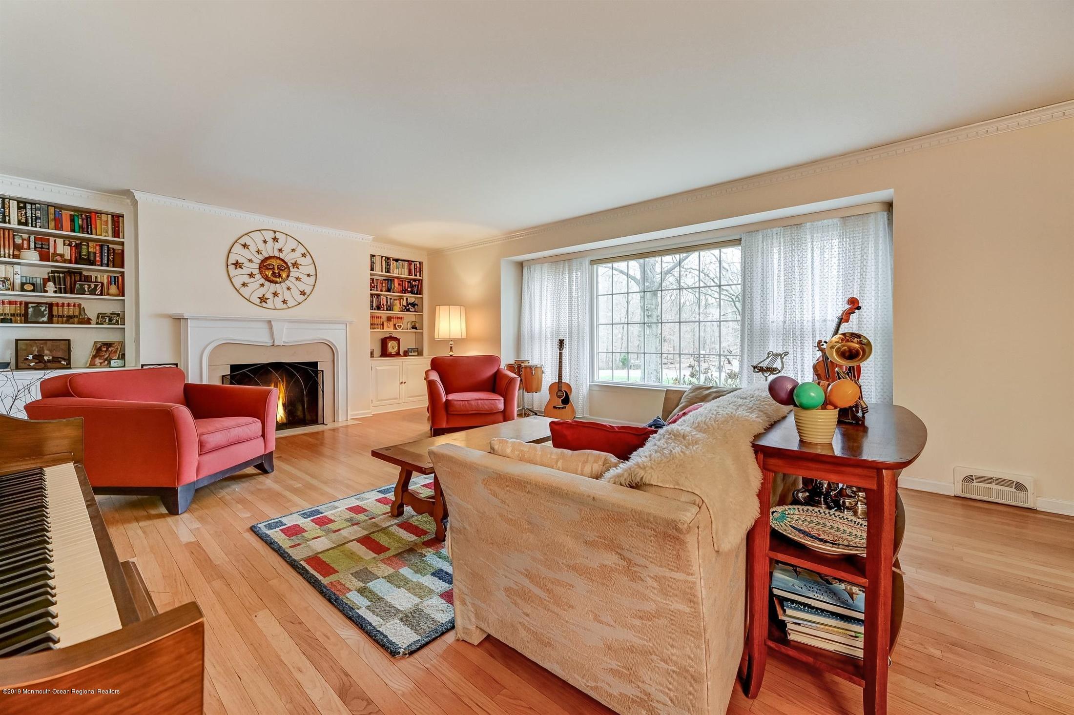 3 Fairway East Colts Neck, NJ 07722 - Photo 7 of 54 06-Living