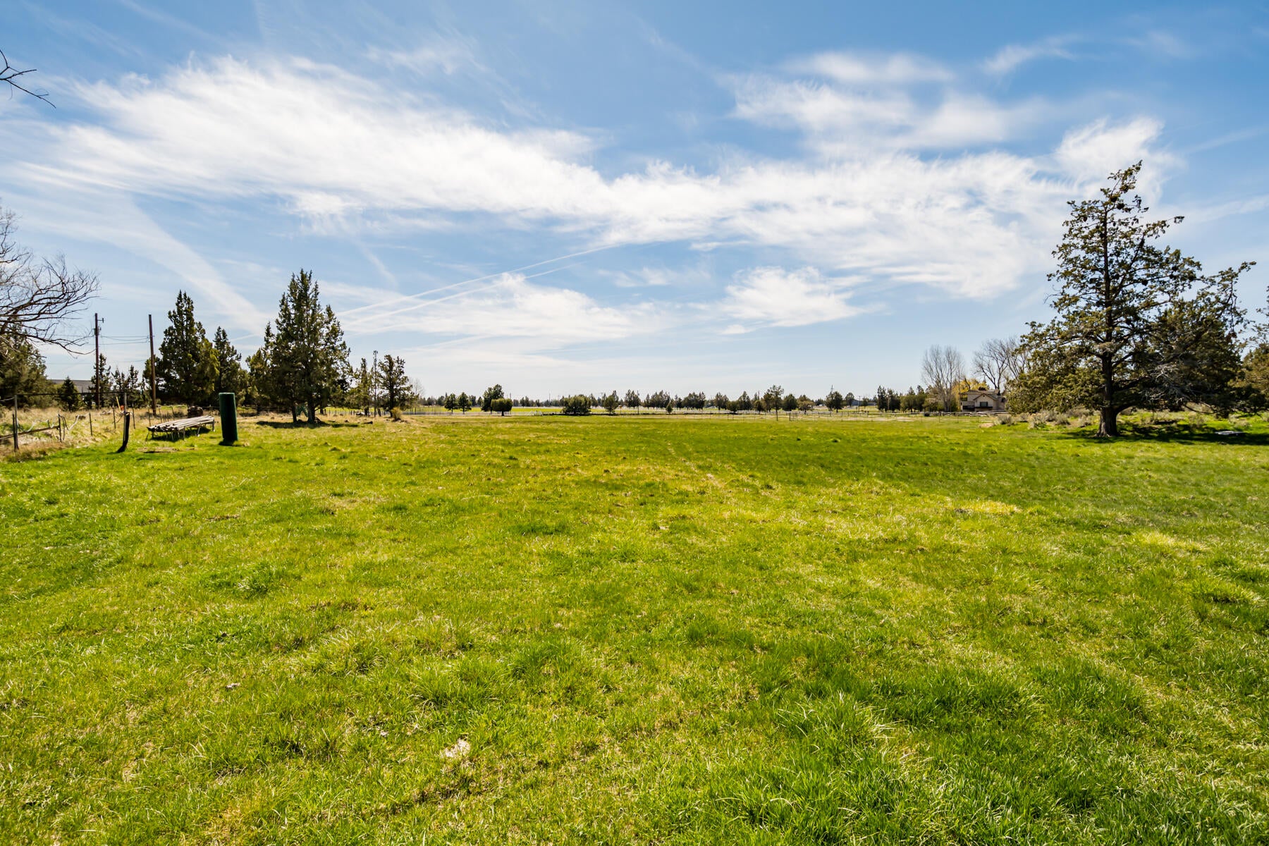 22070 Erickson Road Bend, OR 97701 - Photo 35 of 37 JH5_9192