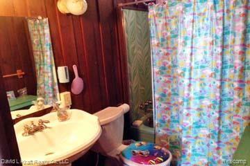 4222 Port Austin Road Caseville, MI 48725 - Photo 8 of 13 4222PtAustinBath2.jpg