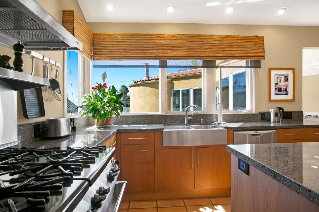 234 3rd Street Encinitas, CA 92024 - Photo 10 of 25
