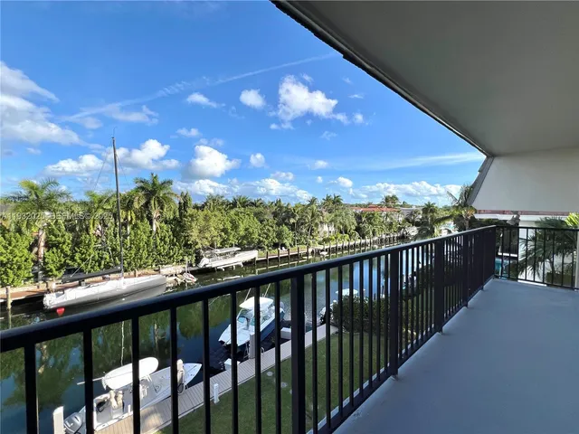 $4,750 | 6815 Edgewater Drive, Unit 308, Coral Gables, FL 33133