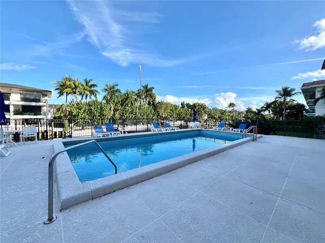 $4,750 | 6815 Edgewater Drive, Unit 308, Coral Gables, FL 33133