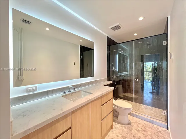 $4,750 | 6815 Edgewater Drive, Unit 308, Coral Gables, FL 33133