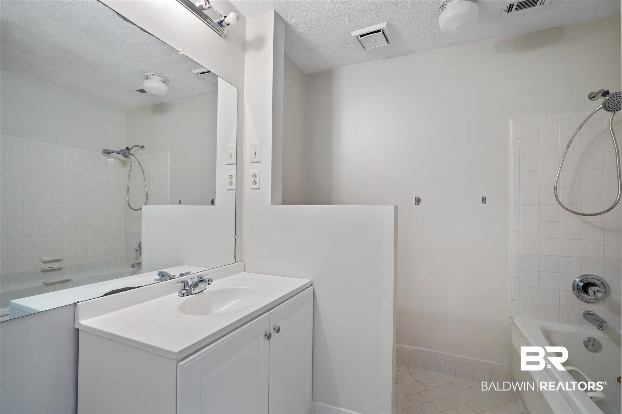 5812 Fern Valley Road Mobile, AL 36609 - Photo 14 of 23